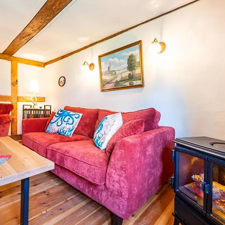 Hexenhaus Auf Ruegen Daire Rappin