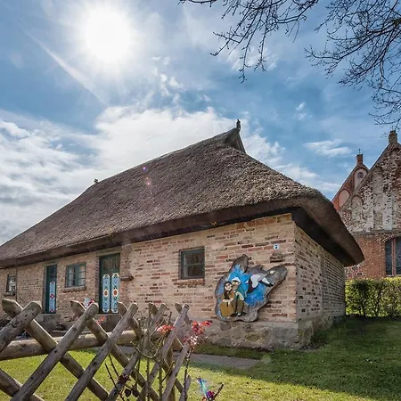 Hexenhaus Auf Ruegen Daire Rappin